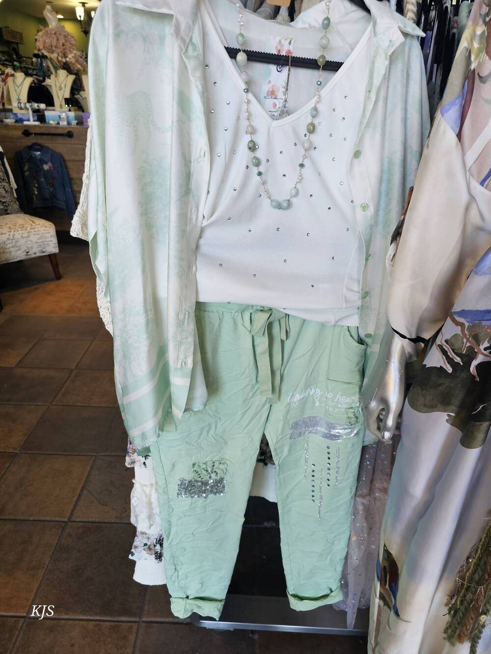 NEW OZ women's embelished crinkle jogger in mint